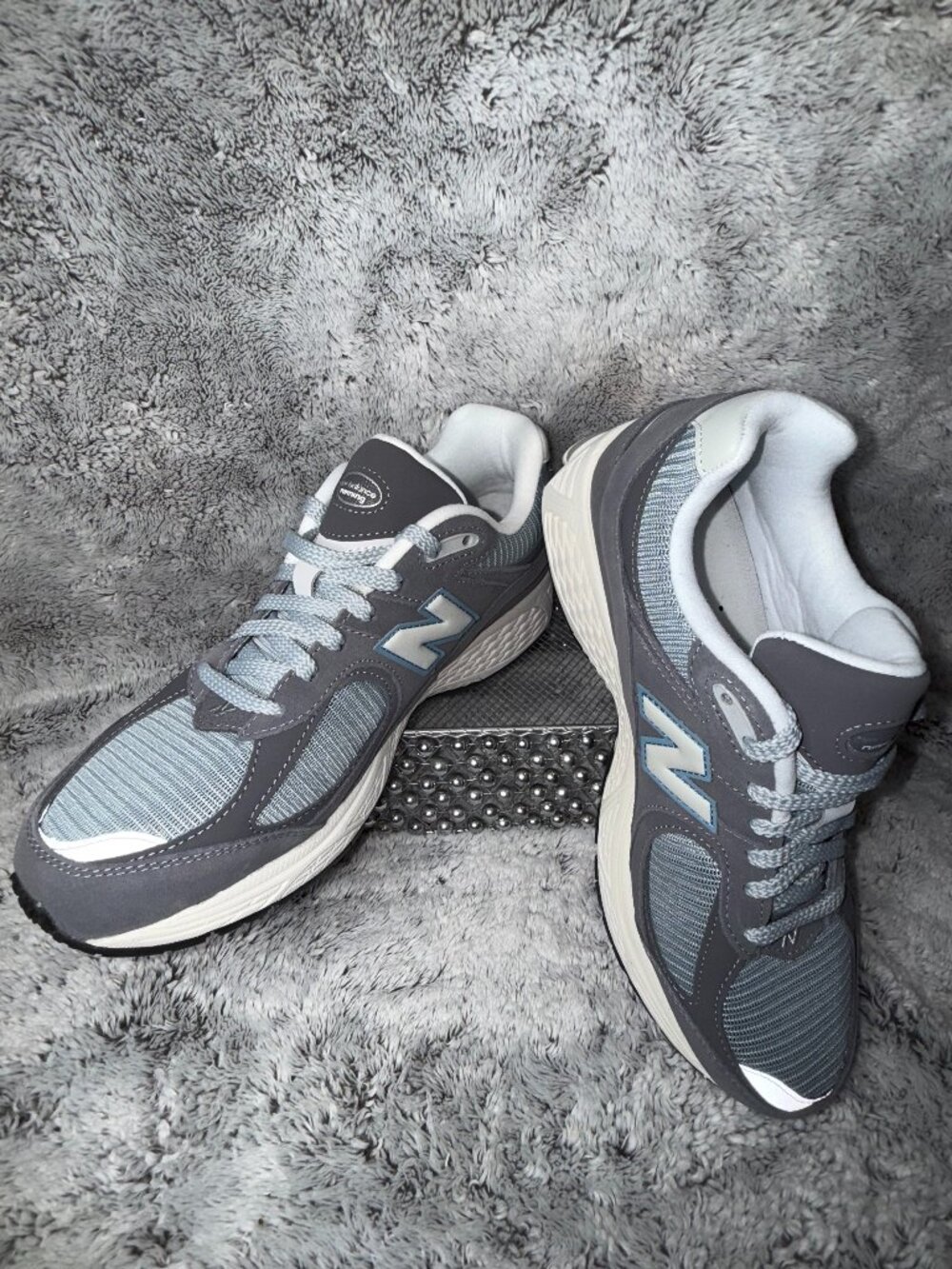New Balance 2002R Magnet Lead M2002RFB Mens's size 9 Brand New in Box!